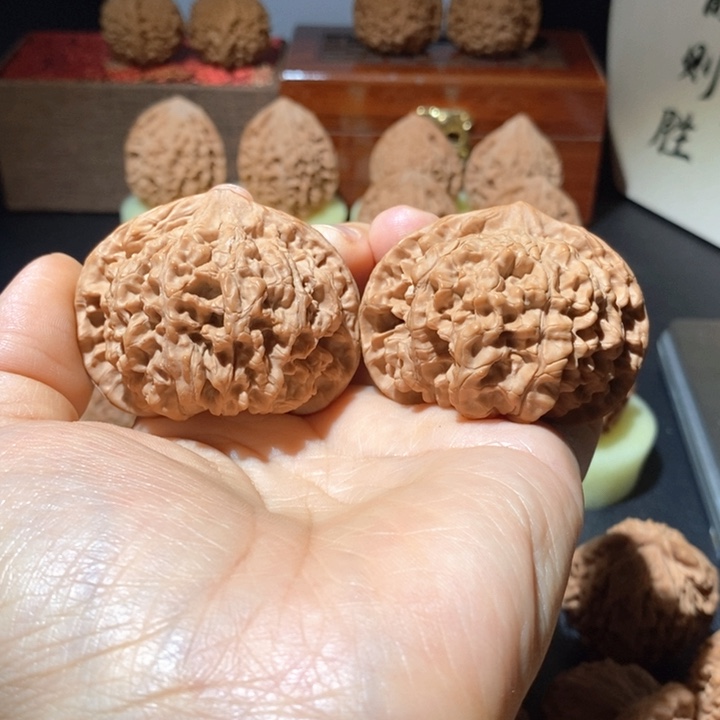 文*文玩核桃吊坠矮壮官帽