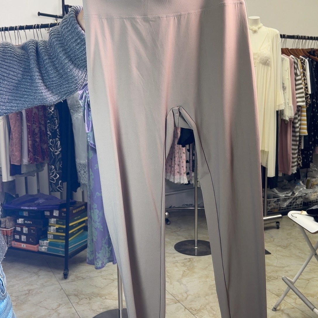 三醋酯纤维椰奶芭比裤