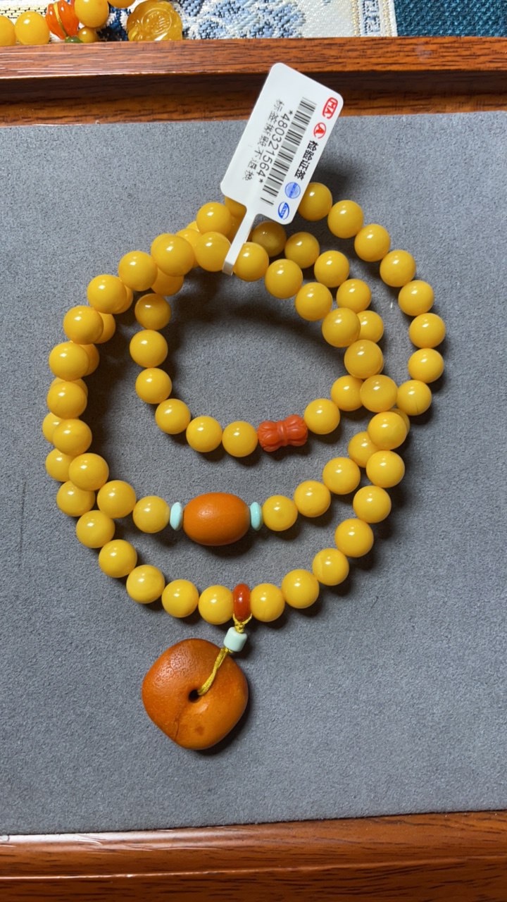 天然蜜蜡手串三圈