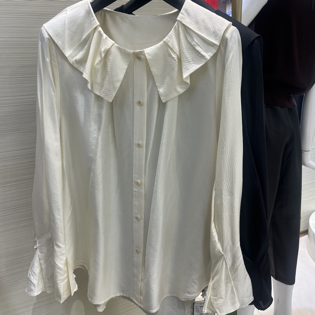 新款娃娃领衬衣秋季经典复古怀旧新款娃娃领衬衣