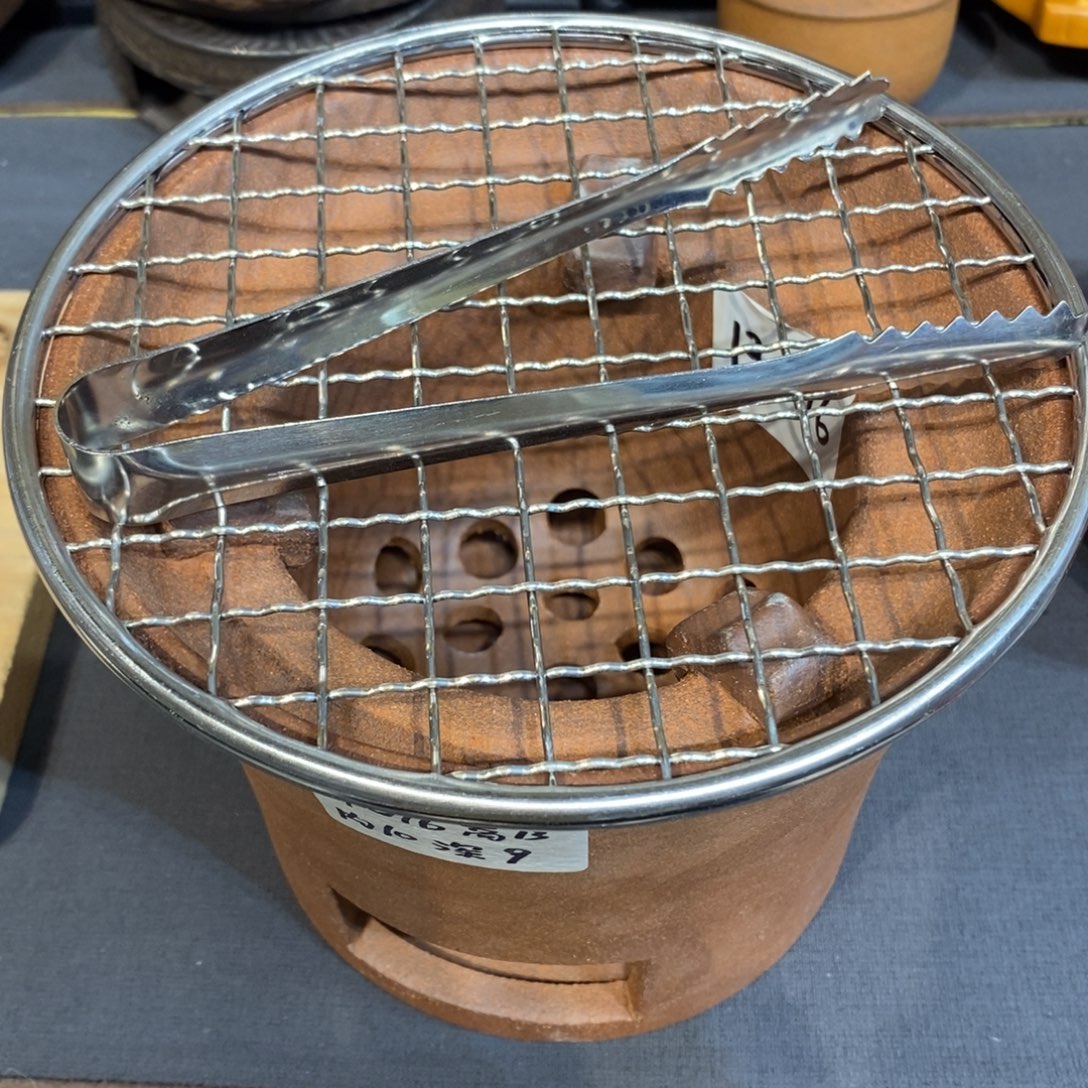 瓷片在家住一只狗狗和小老鼠