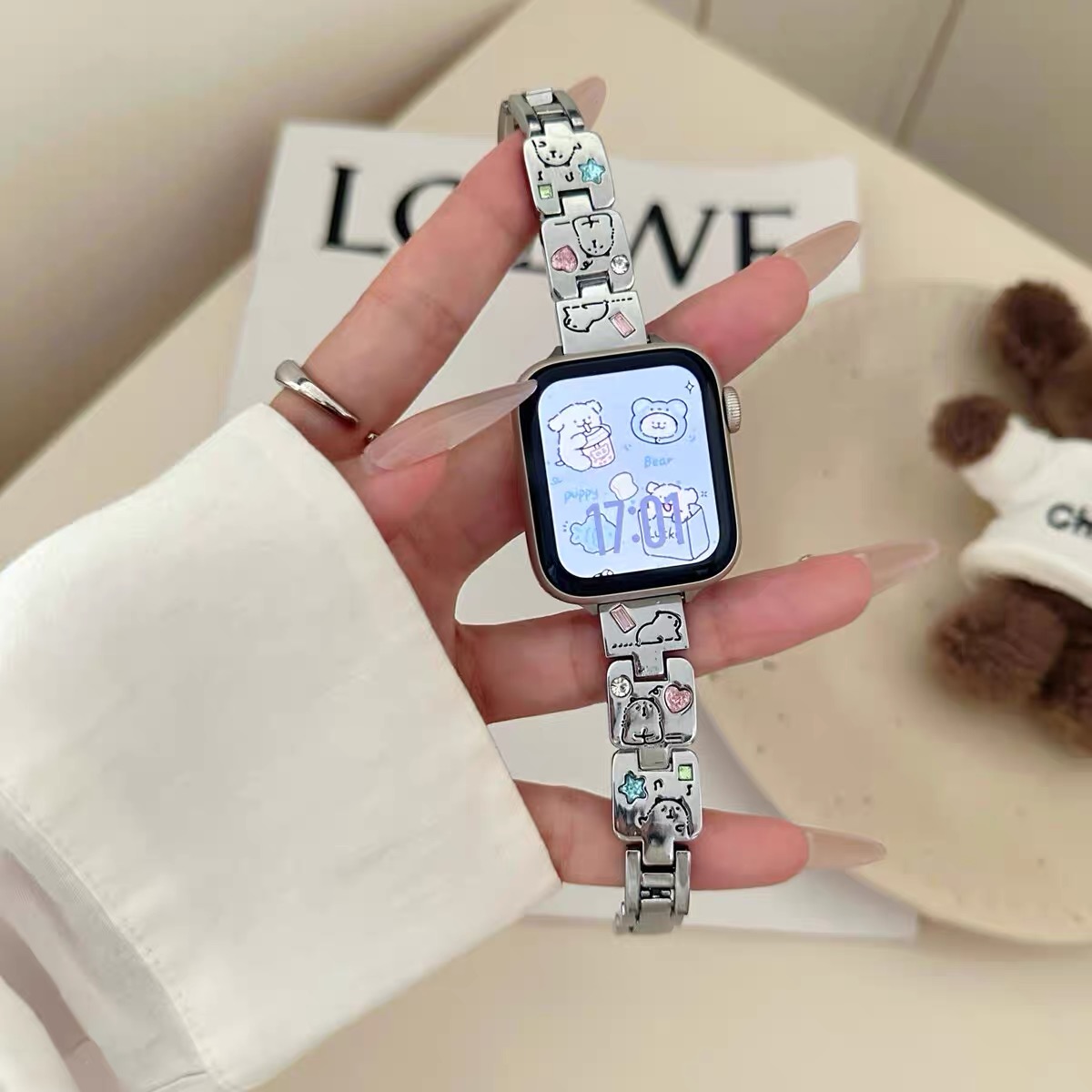 适用苹果华为小米10/9卡皮巴拉iWatch S8女生款GT6金属fit4/3表带