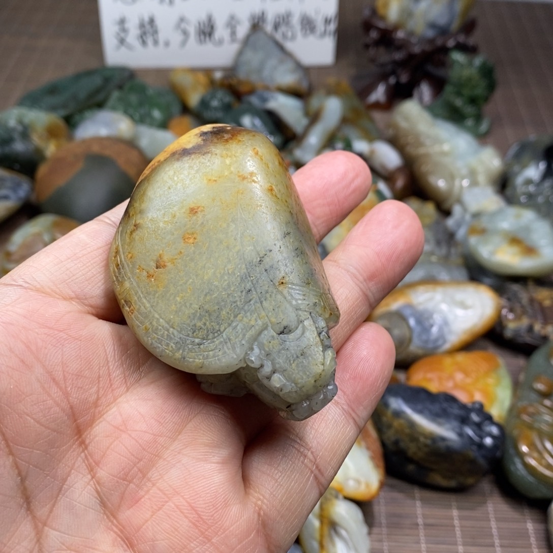 渣***渣和田玉未镶嵌把件