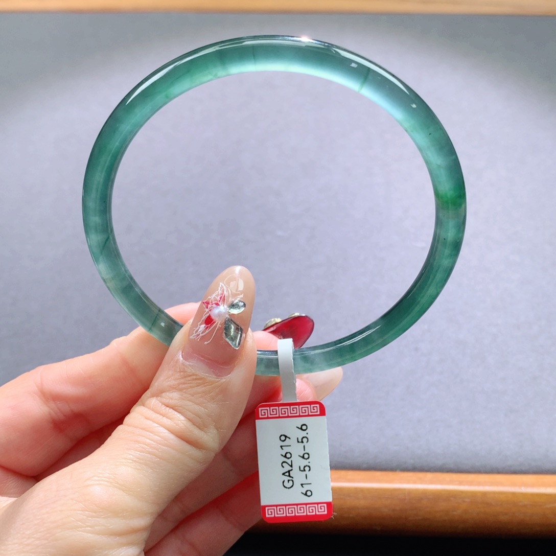 翡翠手镯未镶嵌天然翡翠手镯