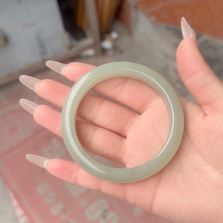 东陵石手镯未镶嵌