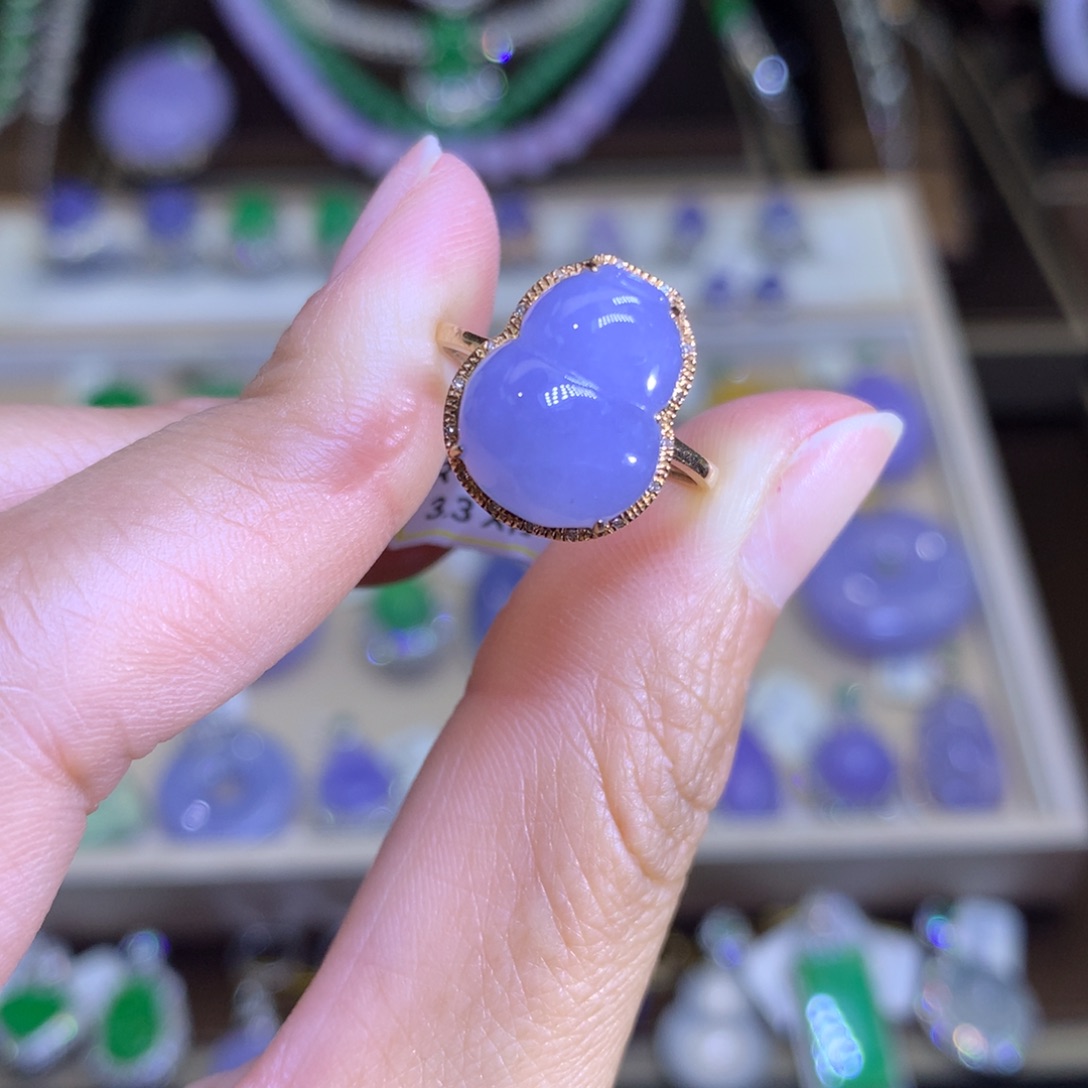 翡翠颈饰18K金镶嵌翡翠