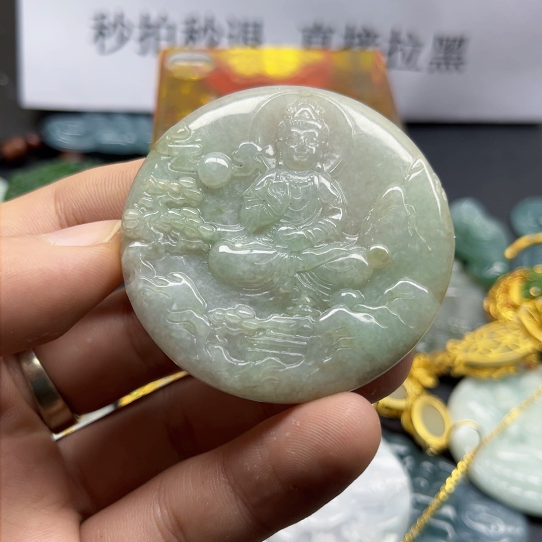 翡翠颈饰未镶嵌翡翠