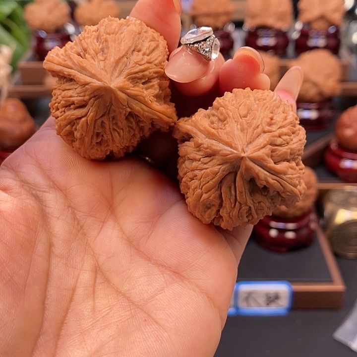 文玩核桃吊坠40凹底高炮南疆石