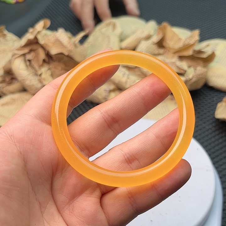 翡翠手镯未镶嵌60啊啊