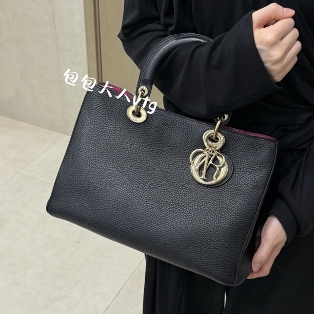 95新 DIOR/迪奥 全皮黑金中号vip单肩包