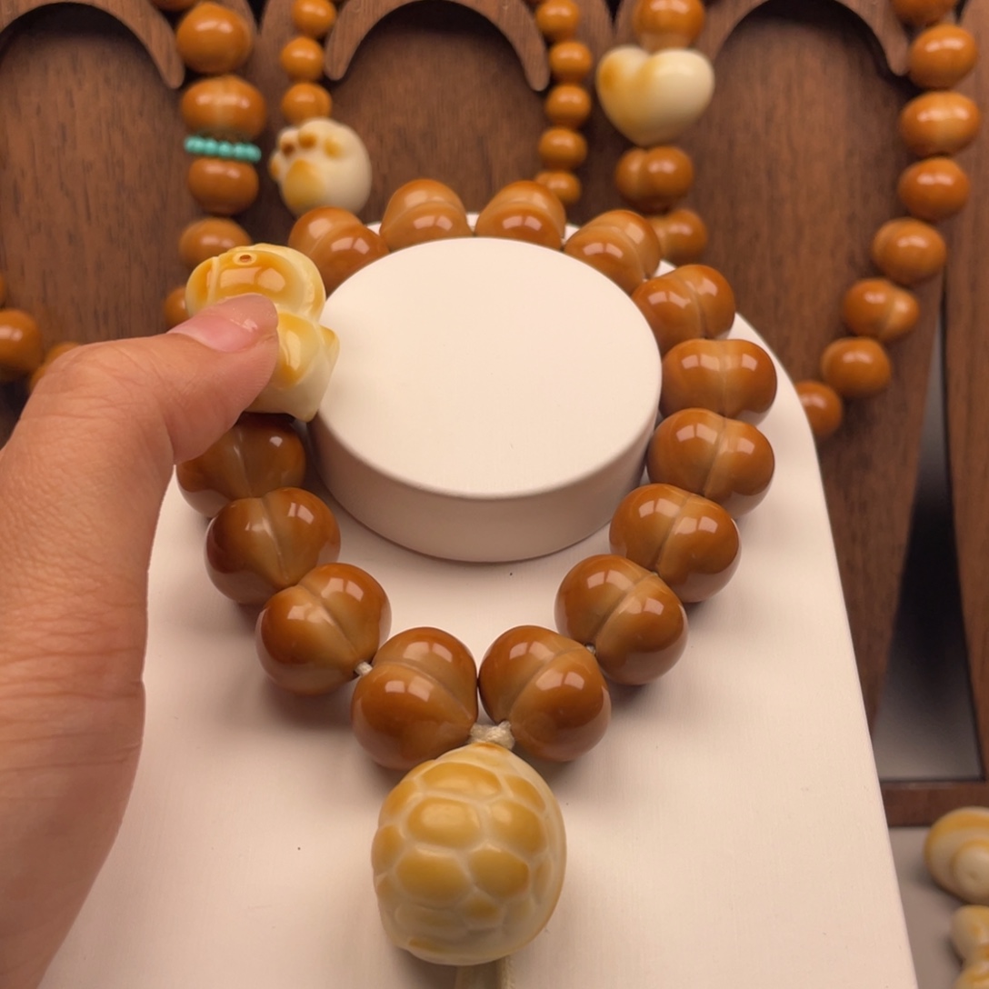 彩***⁸吊坠猴头核桃全品无暇毕业级爱心屁桃18尺寸