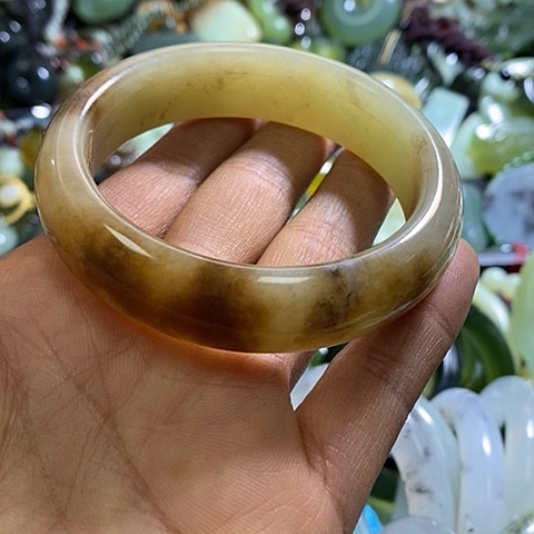 和田玉手镯未镶嵌56口径