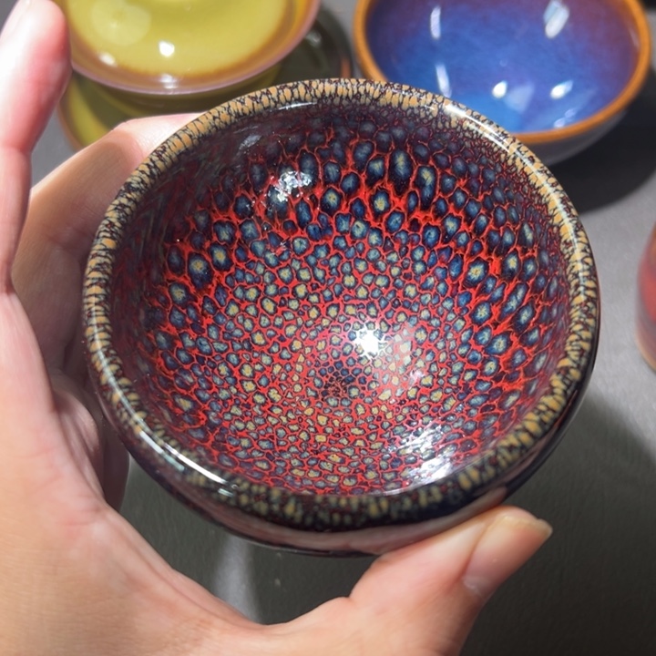 茶盏好想和她谈心论理想与