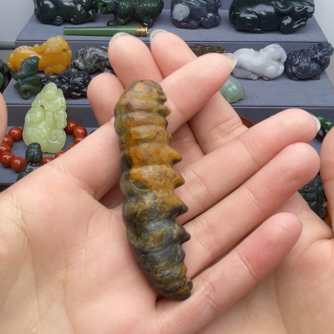 和田玉未镶嵌颈饰今***冷