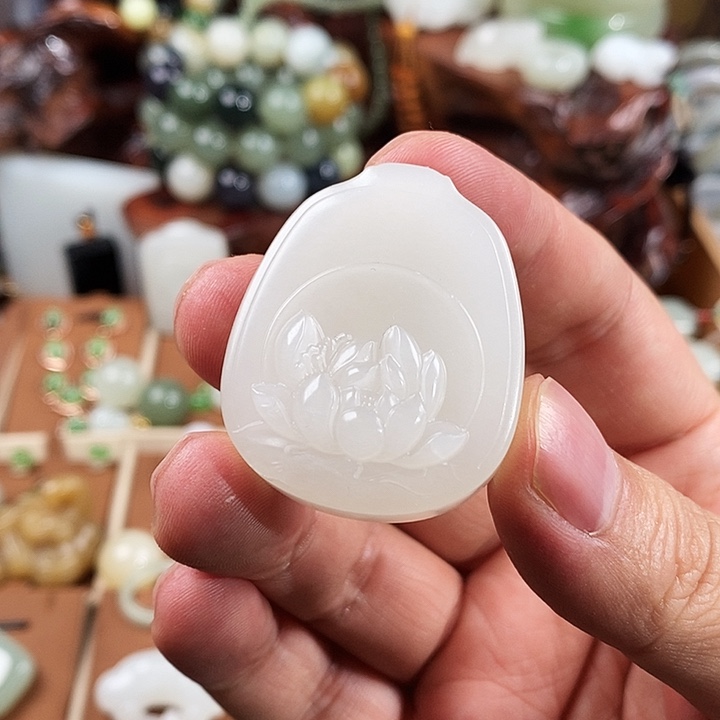 和田玉颈饰未镶嵌