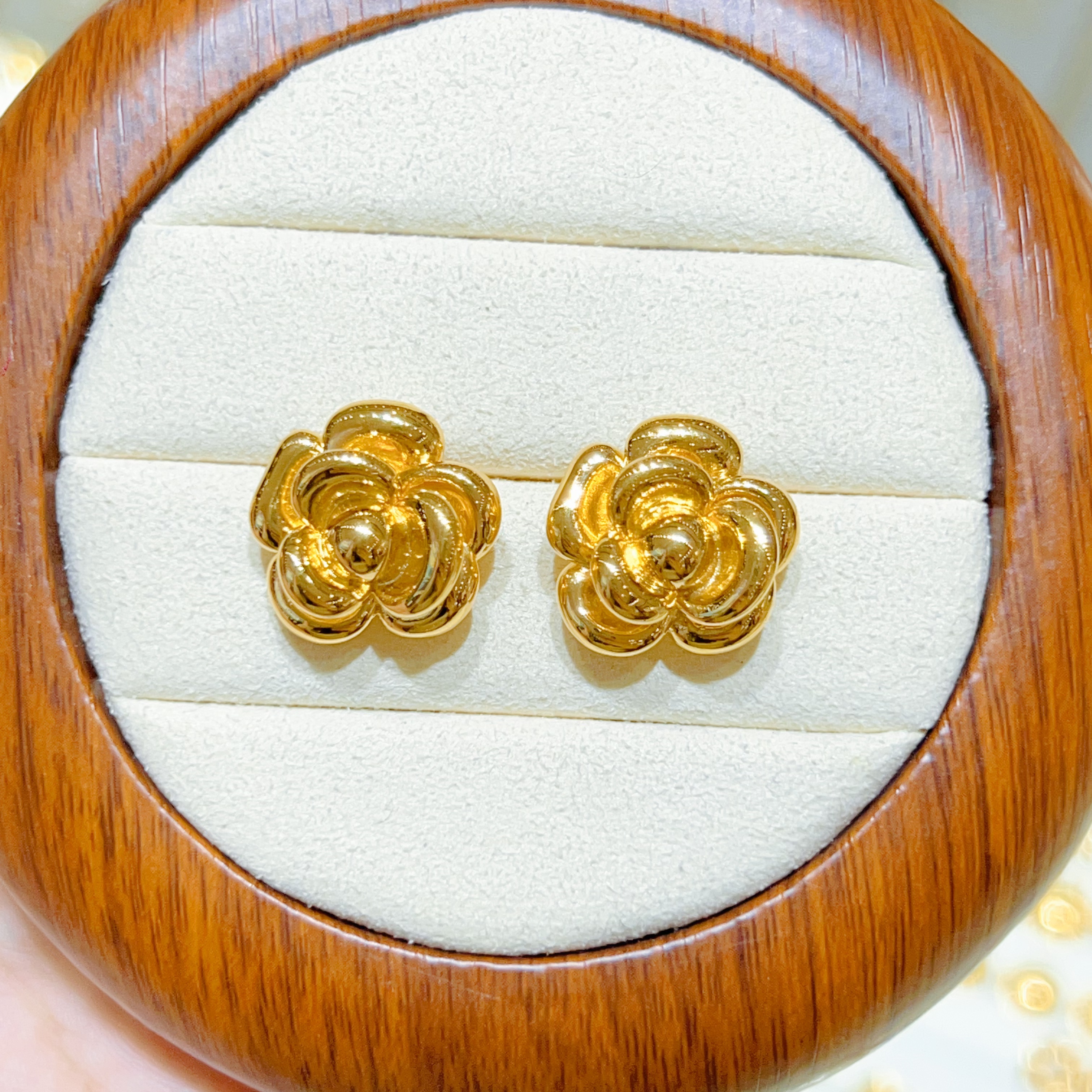 【桃觅】足金999 5D无氰工艺山茶花直针耳饰