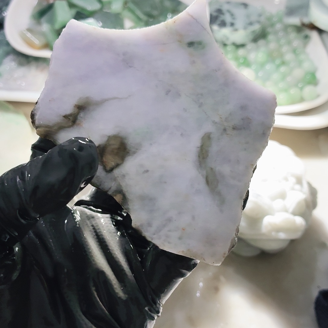 翡翠未镶嵌颈饰边角料