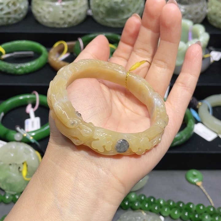 和田玉手镯56圈口 编号109未镶嵌