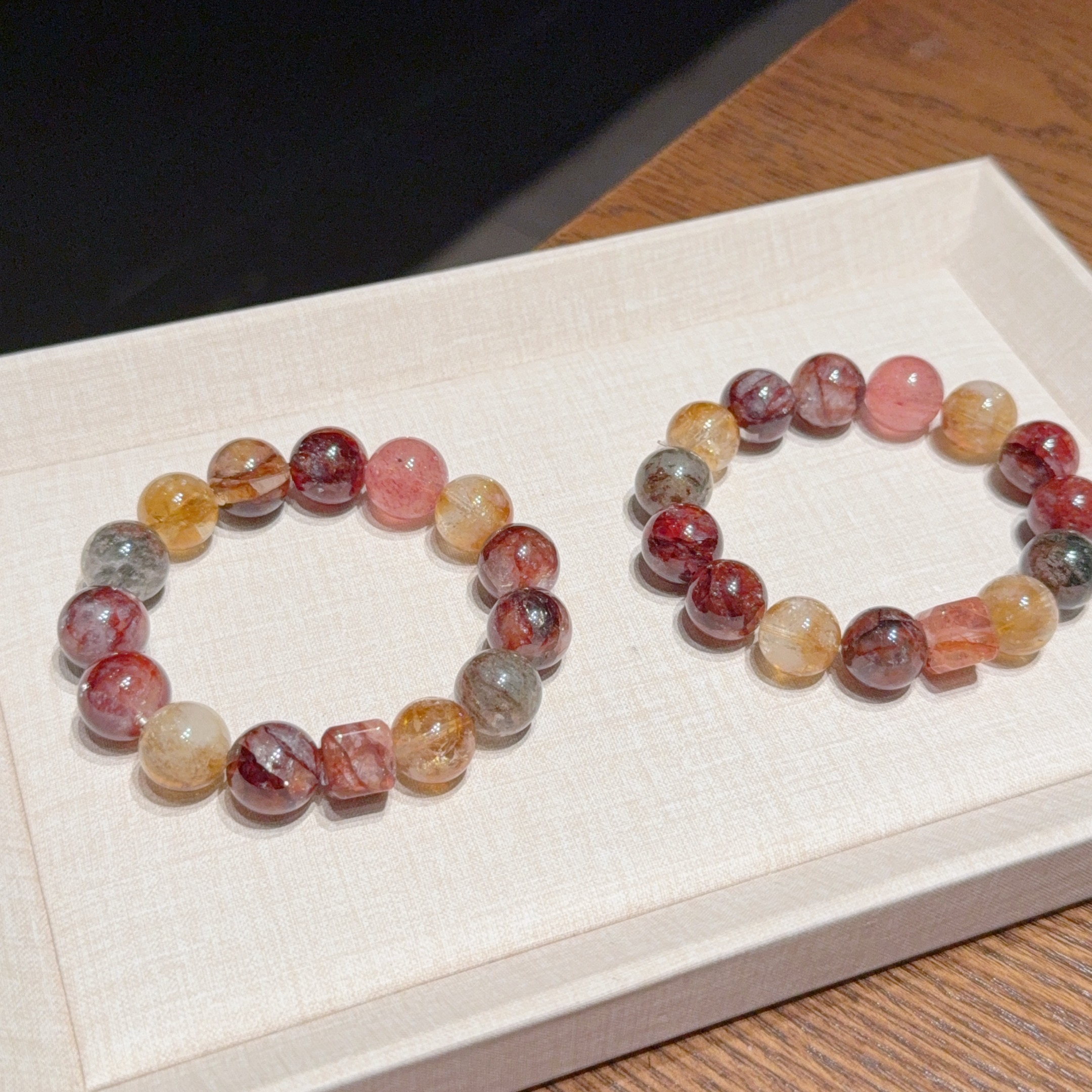 【知否】原创设计天然黄塔晶牛血红胶花绿幽灵水晶手串