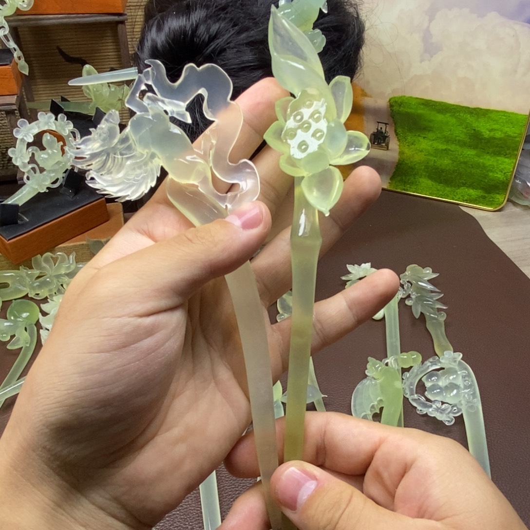 一***下蛇纹石玉未镶嵌发饰