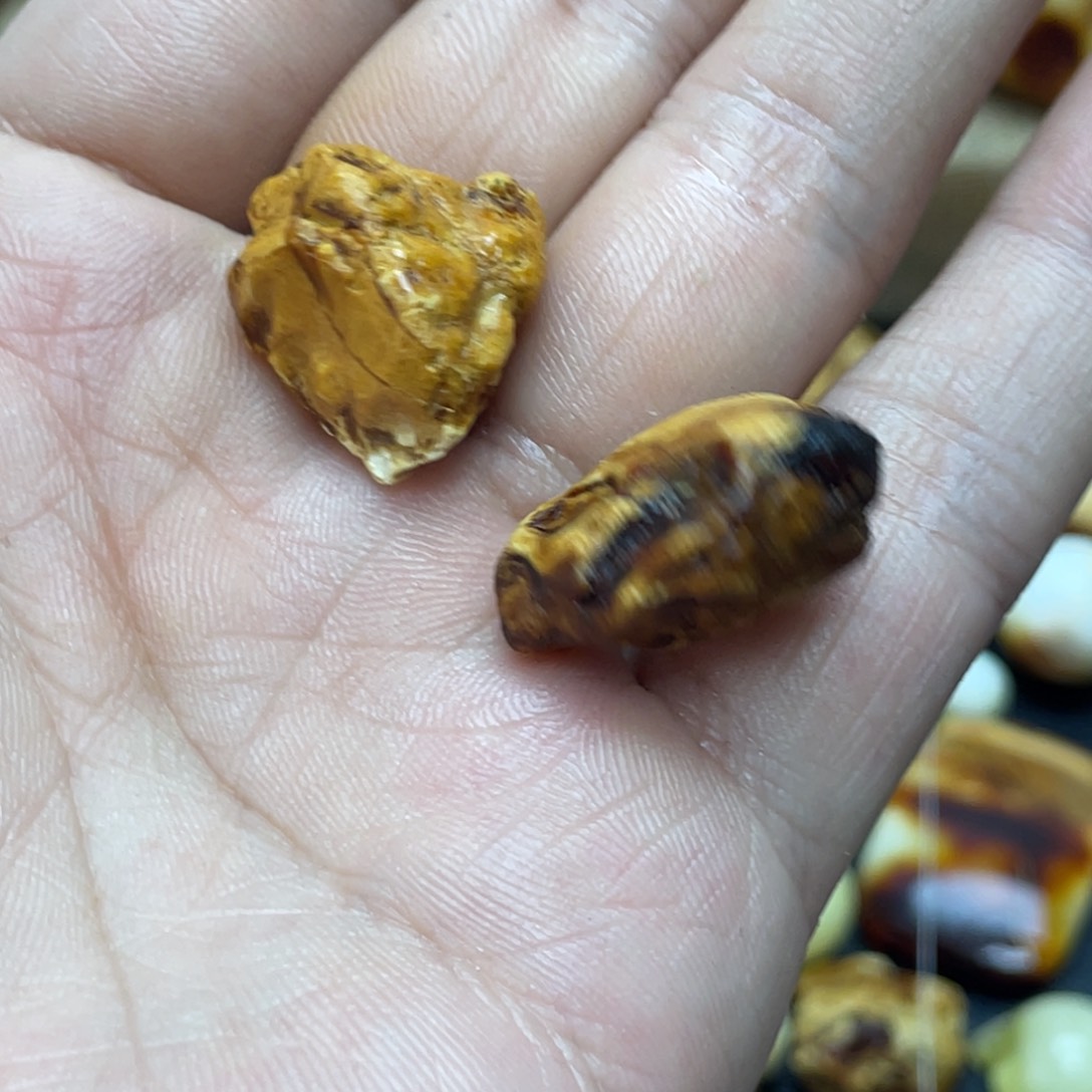 定制琥珀未镶嵌入*