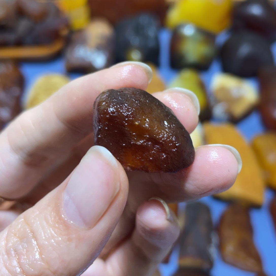 定制琥珀未镶嵌原石