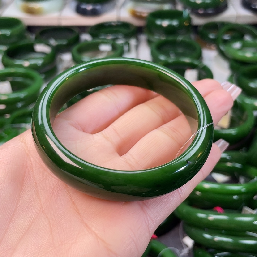 和田玉（碧玉）手镯未镶嵌