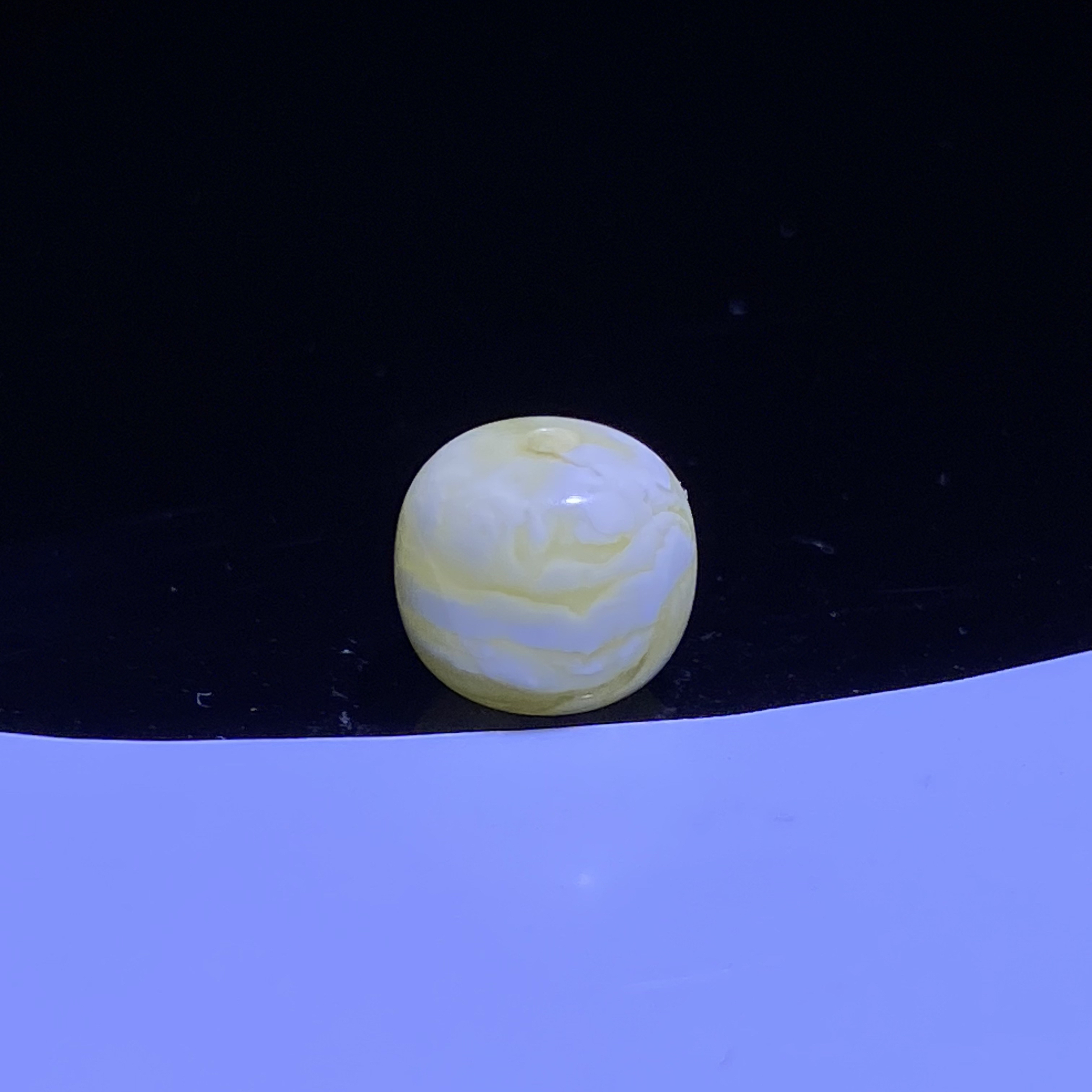 琥珀蜜蜡瓷白虎皮纹老型单珠9.9mm