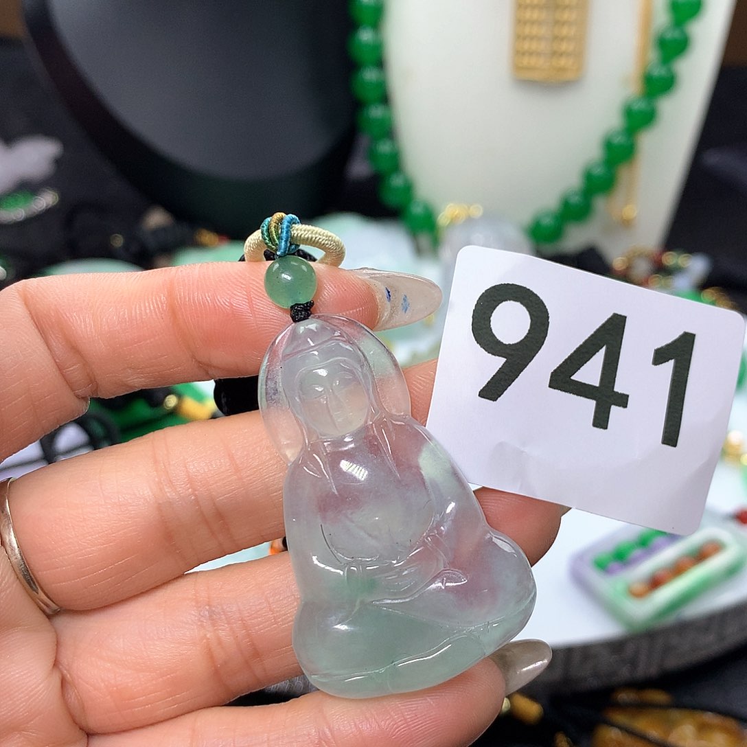 翡翠吊坠(赠链)未镶嵌