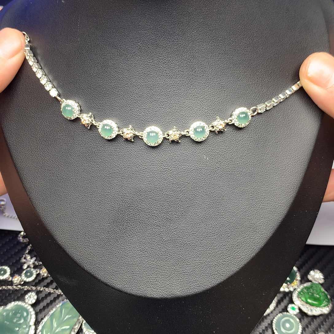 翡翠颈饰未镶嵌12345678