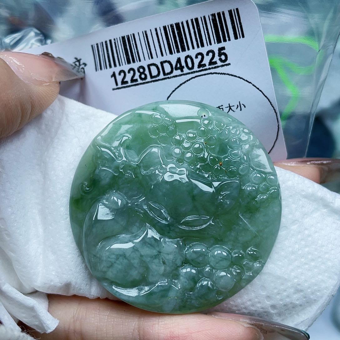 吊坠(不含链)未镶嵌翡翠