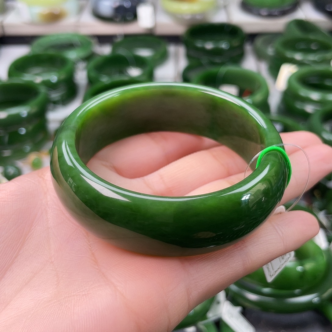 和田玉（碧玉）手镯未镶嵌