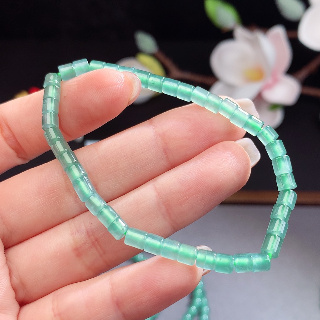 翡翠手镯（圆镯）未镶嵌