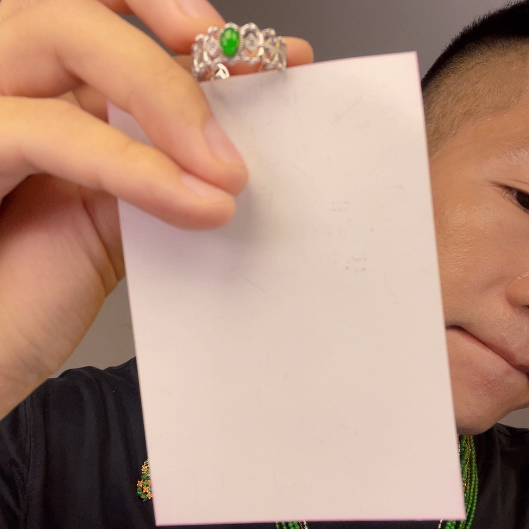 翡翠未镶嵌挂件一件