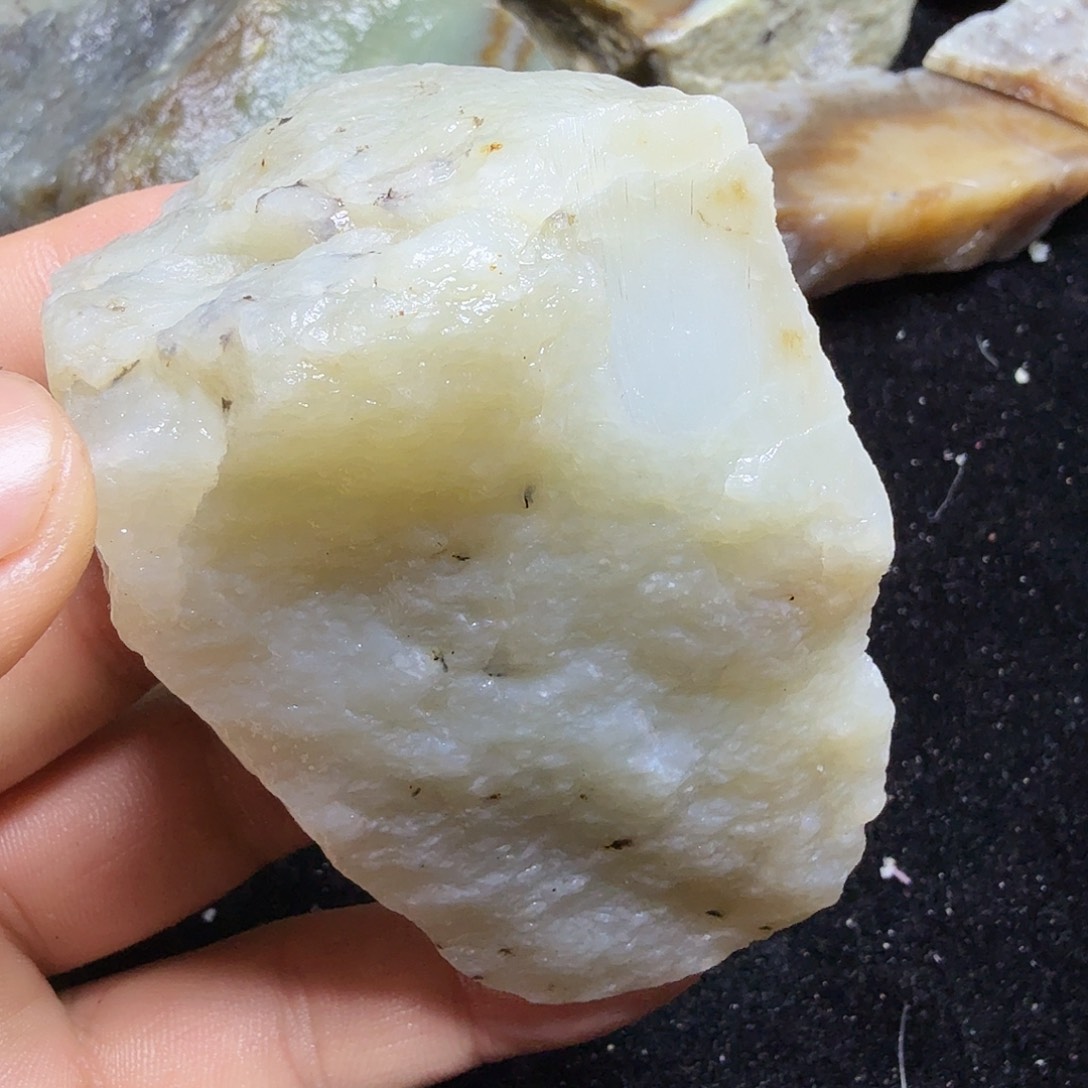 和田玉（糖玉）未镶嵌珠宝半成品