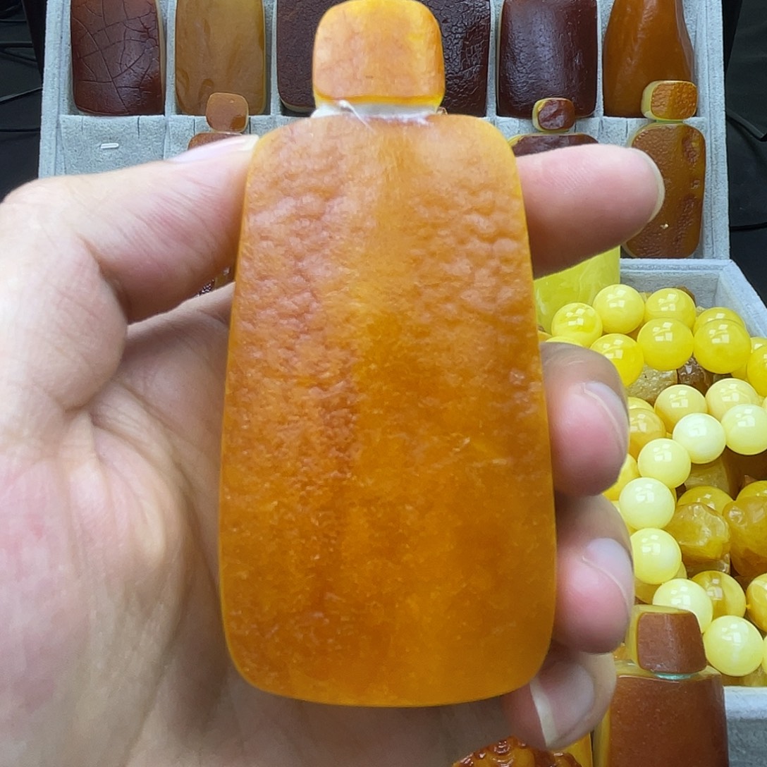 定制蜜蜡未镶嵌切牌