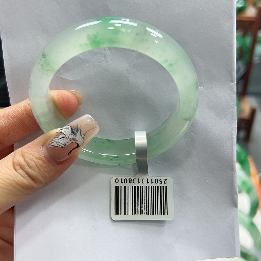 石英质玉手镯未镶嵌e***?