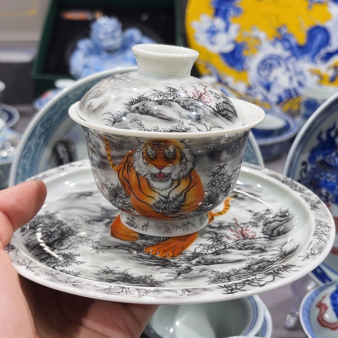 瓷片邬**?景德镇瓷器艺术