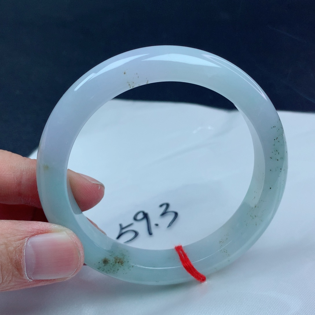 翡翠手镯未镶嵌翡翠手镯