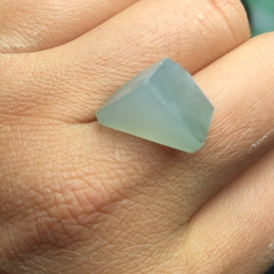 翡翠未镶嵌颈饰裸石