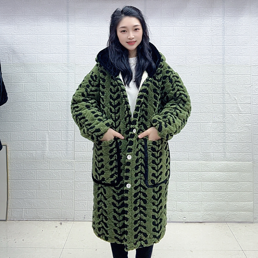 2025冬季新款羊羔绒三层加棉特厚连帽加长款舒适保暖家居棉衣棉服