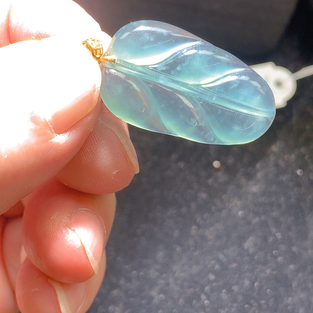 翡翠颈饰18K金镶嵌翡翠