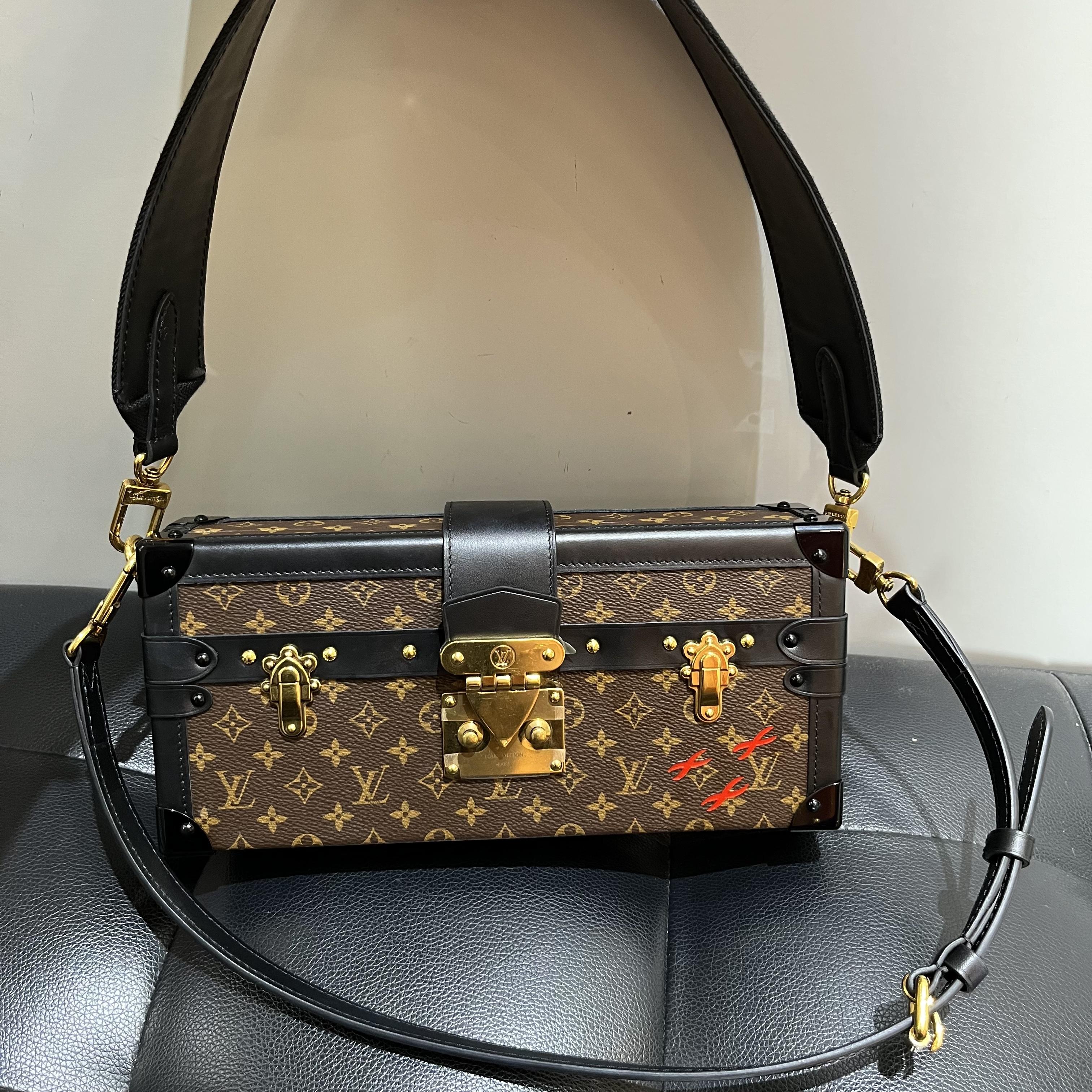 95新 LouisVuitton/路易威登   lv路易威登秀款限量双肩带