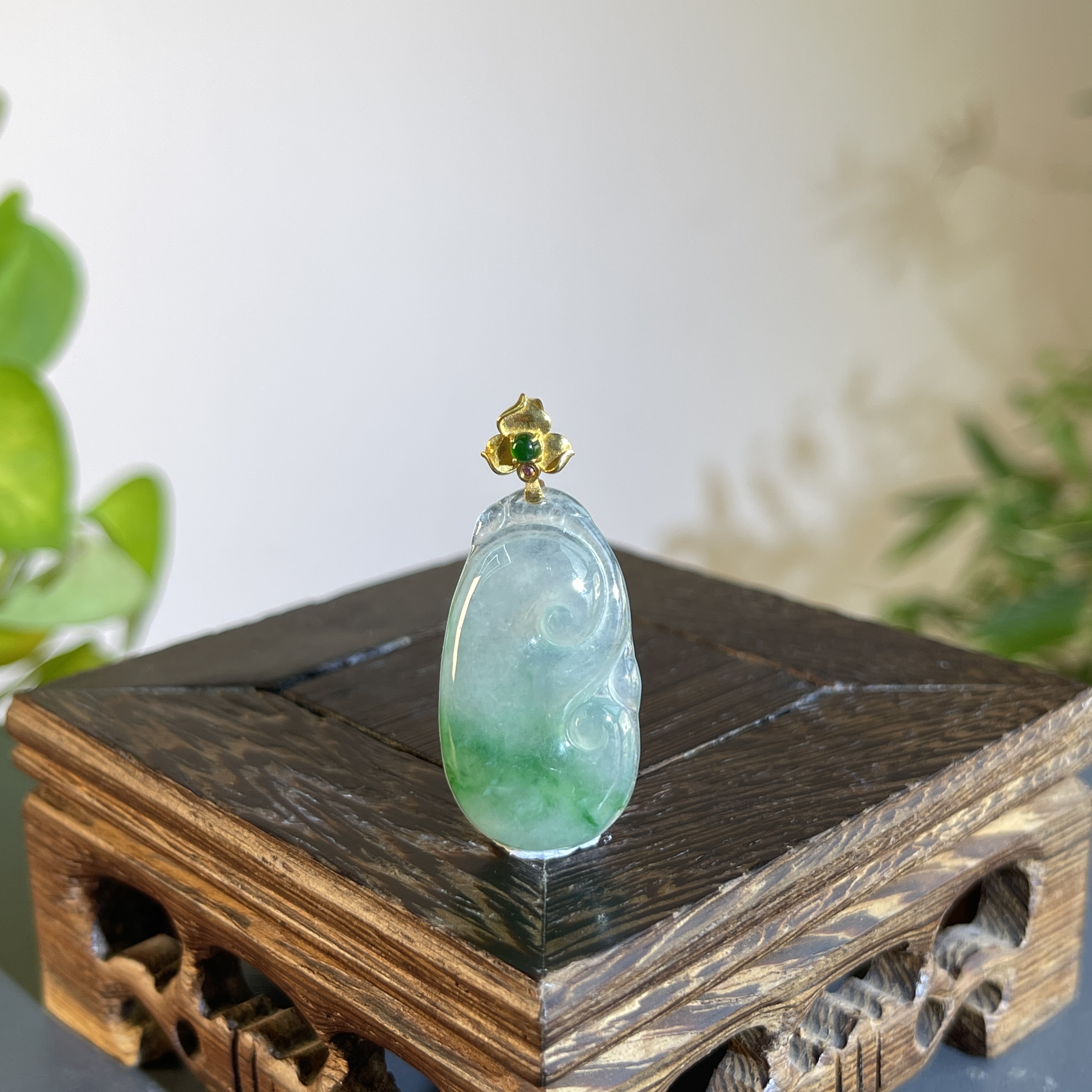 JTB06-94 天然缅甸翡翠A货 18K金扣如意