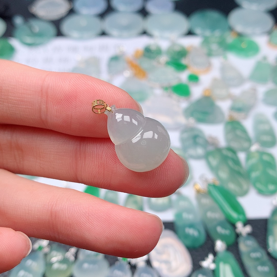 翡翠颈饰18K金镶嵌天然翡翠