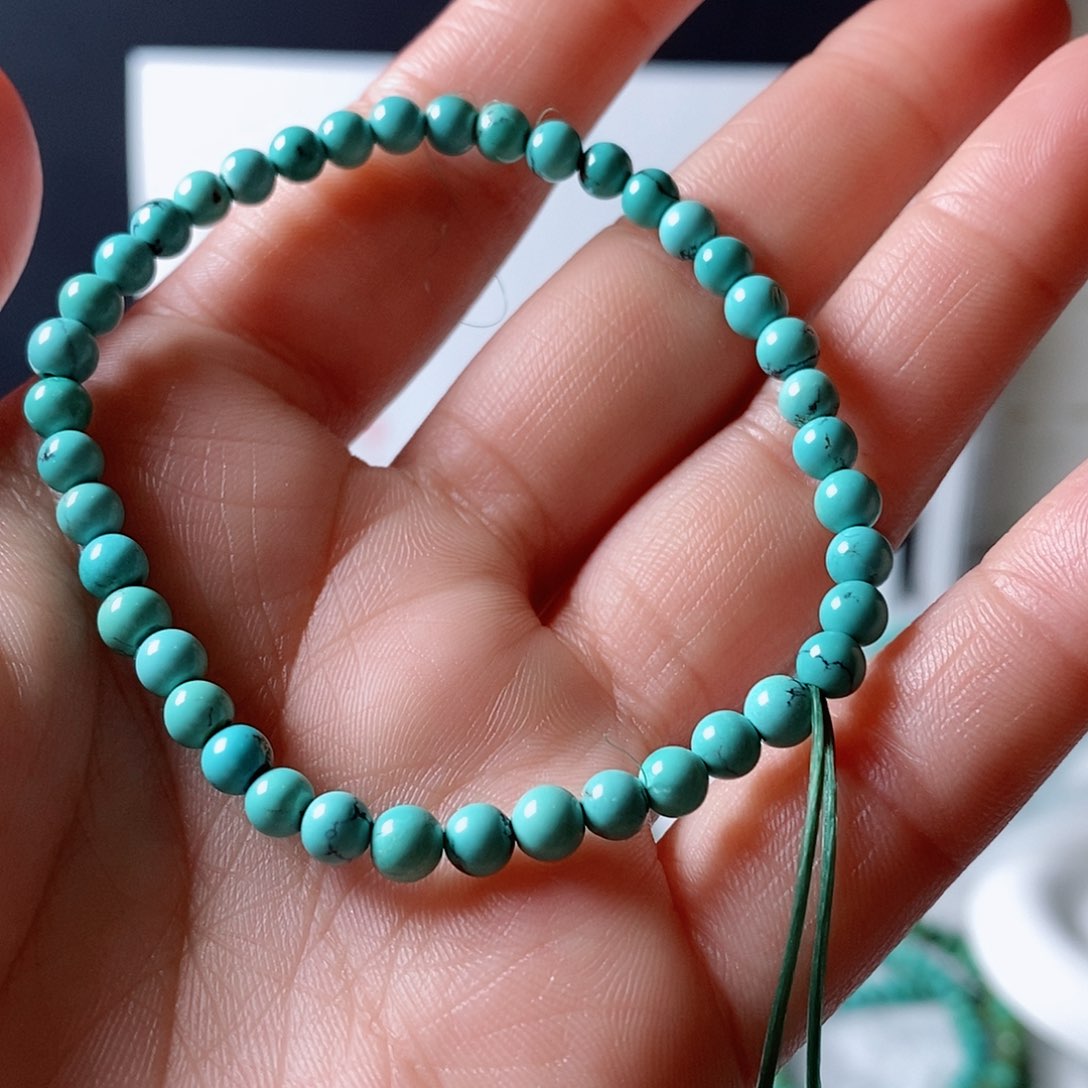 绿松石颈饰未镶嵌