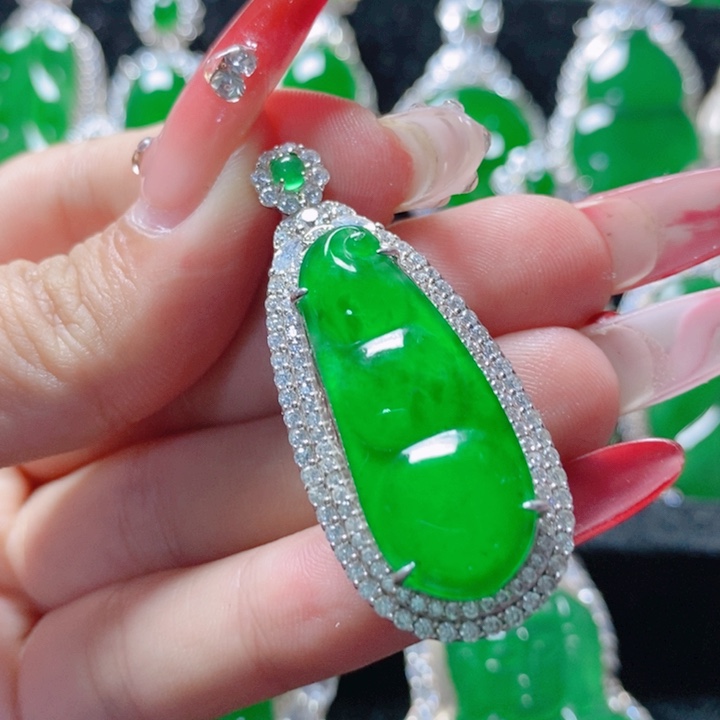 翡翠颈饰银S925镶嵌            