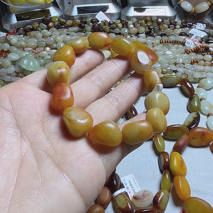 和田玉（糖玉）未镶嵌手链