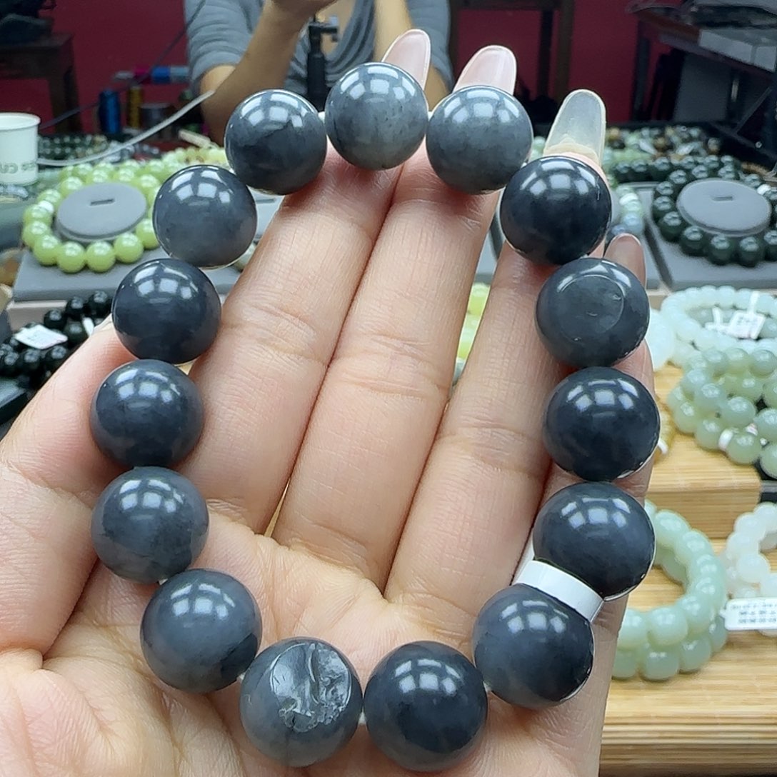 和田玉未镶嵌手串