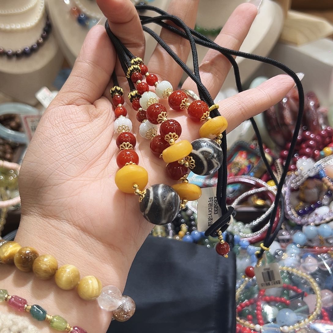 琥珀颈饰未镶嵌轩**呀